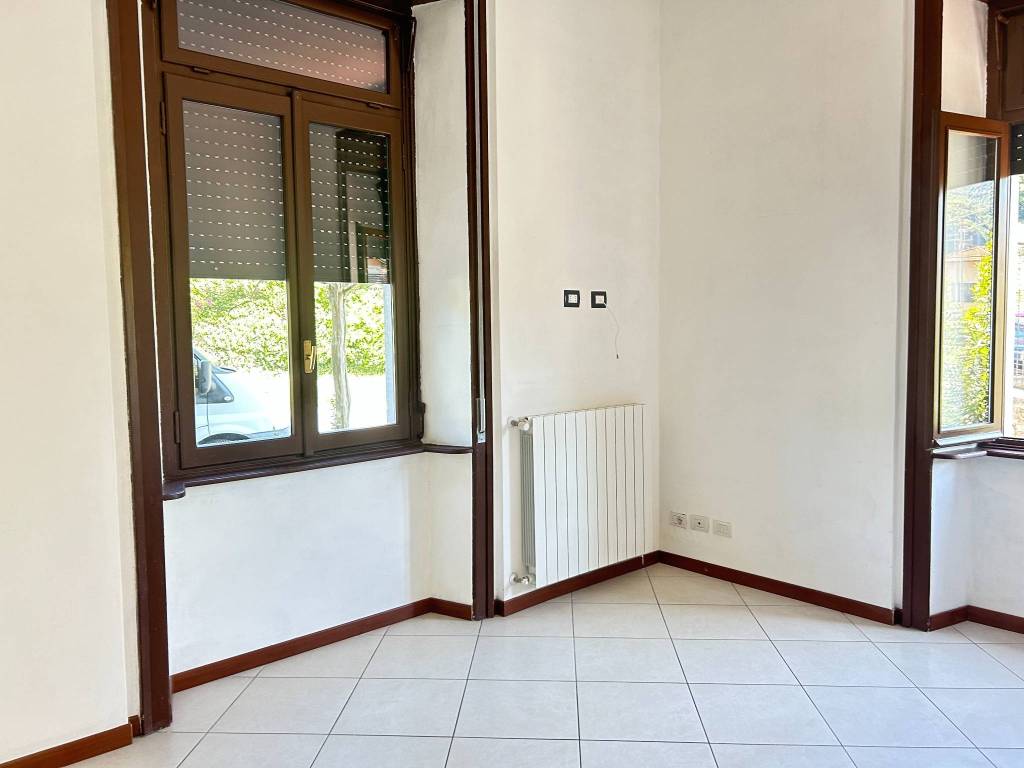 Appartamento a Valbrona in Via Roma - Foto 4
