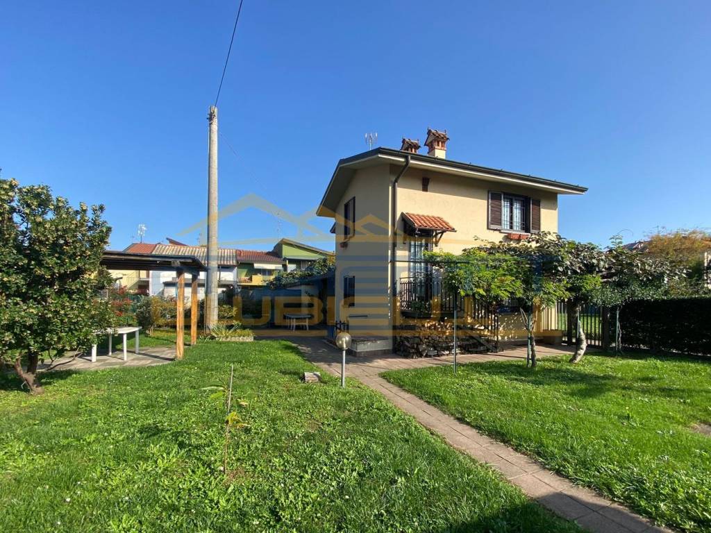 Villa a Robbiate in Via dei Carrobbio, 22 - Foto 2