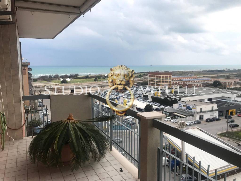 Appartamento a Bari in Via delle Medaglie d'Oro, 11 - Foto 2