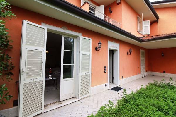 Villa a Forte dei marmi in Via G. Agnelli, 66 - Foto 2