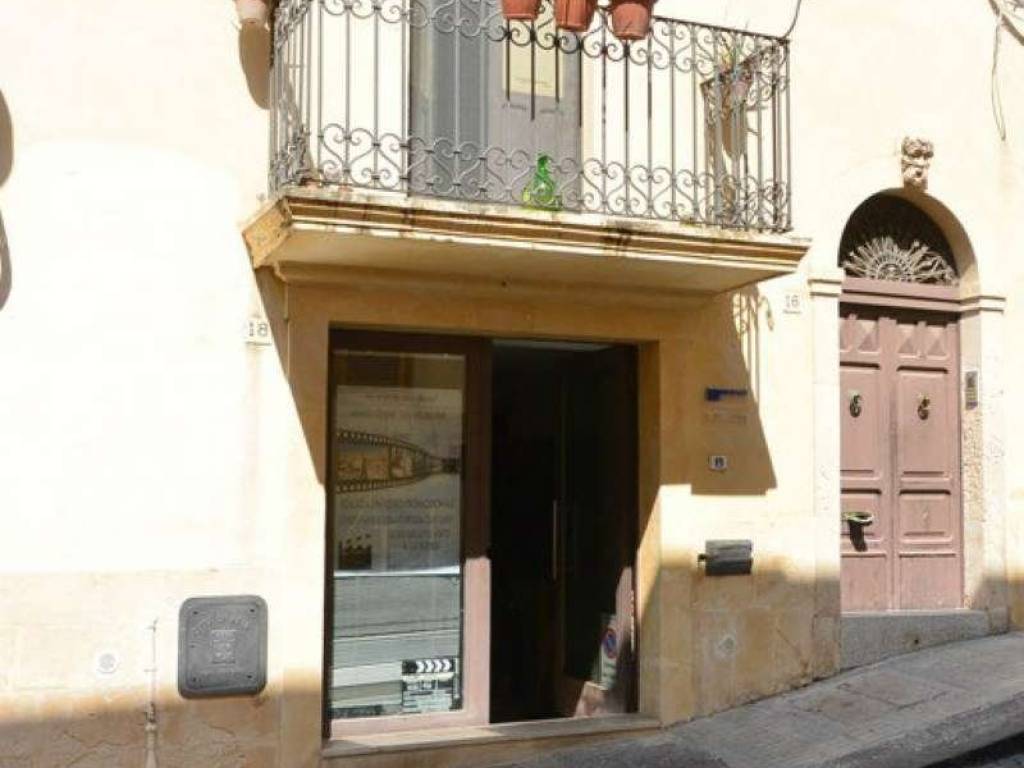 Villa a Noto in Via Pier Capponi, 18 - Foto 2