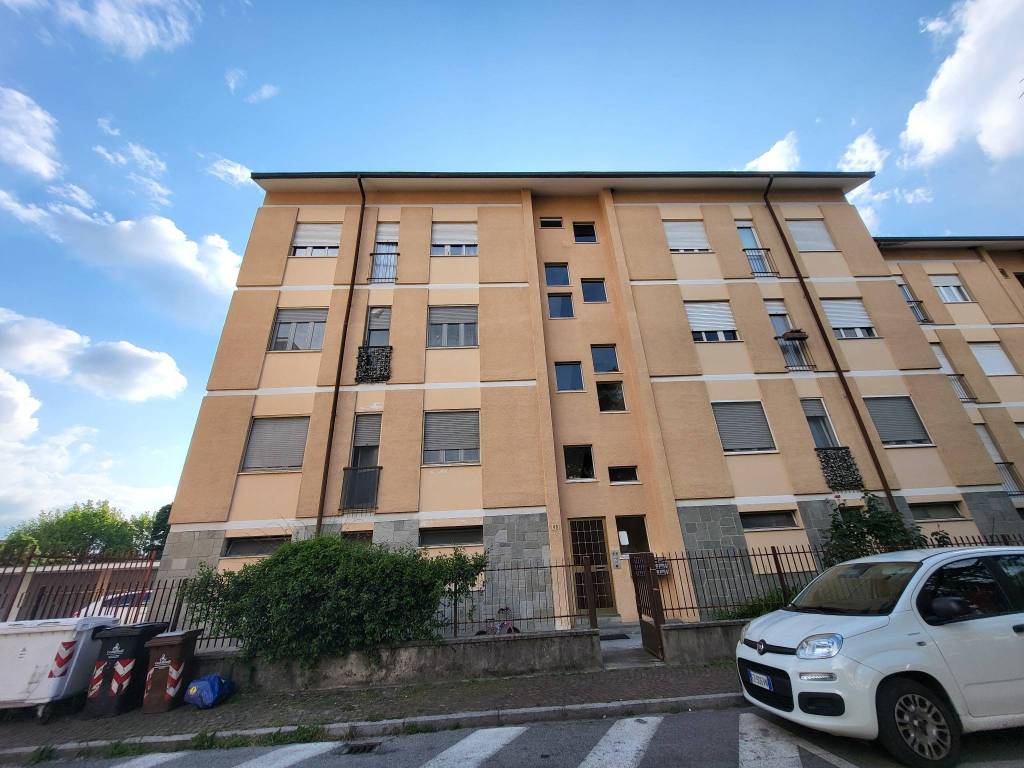 Appartamento a Bra in Via Silvio Pellico, 40 - Foto 2