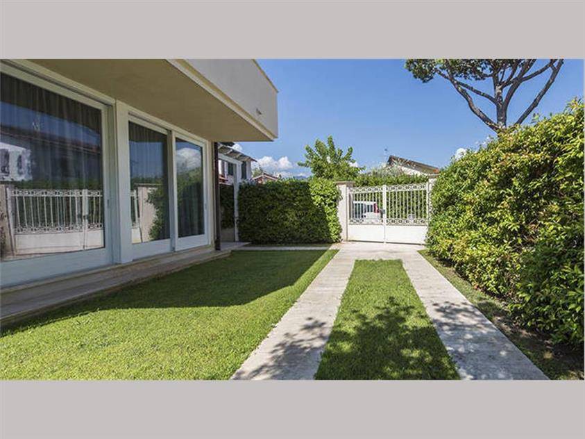 Villa a Forte dei marmi in Via G. Agnelli, 15 - Foto 3