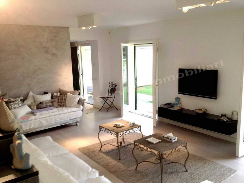 Villa a Forte dei marmi in Via Giosuè Carducci, 5 - Foto 2