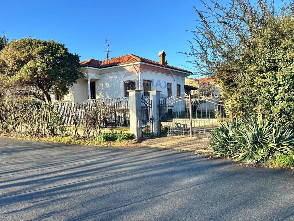 Villa a Alice castello in Via Domenico Caffaro, 19 - Foto 3