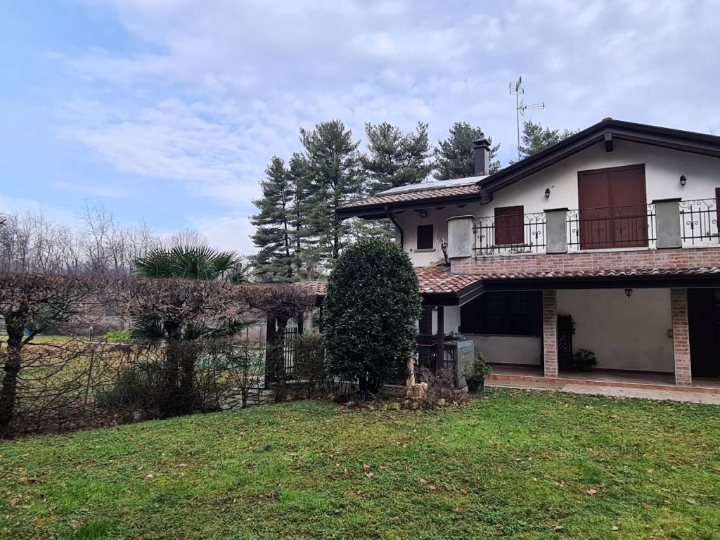 Villa a Fagnano olona in Via per Busto, 98 - Foto 2