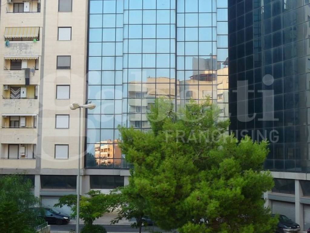 Appartamento a Taranto in Piazza Tedesco, 6 - Foto 2
