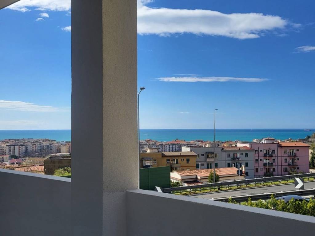 Appartamento a Salerno in Svincolo Sala Abbagnano-Torrione - Foto 4