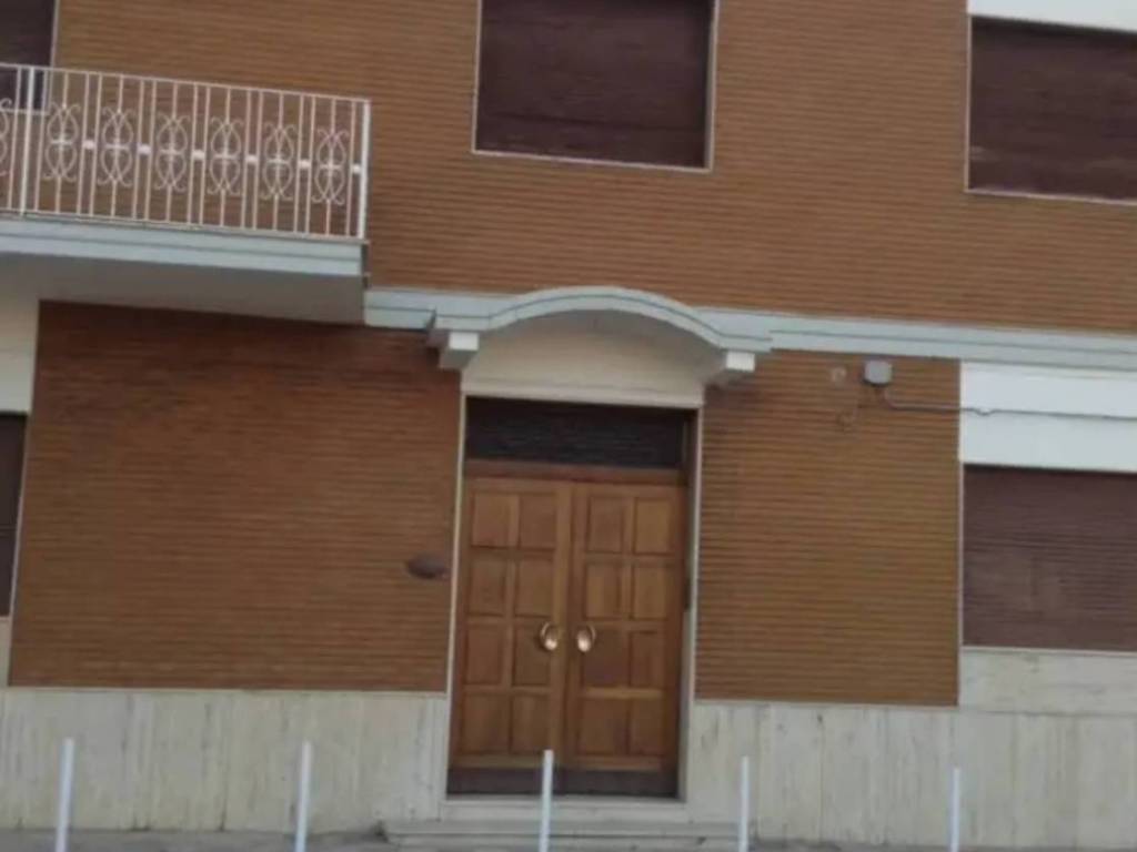 Palazzo / stabile a Gioia tauro in Viale Italia - Foto 2