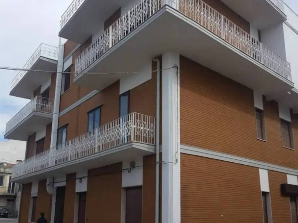 Palazzo / stabile a Gioia tauro in Viale Italia - Foto 4