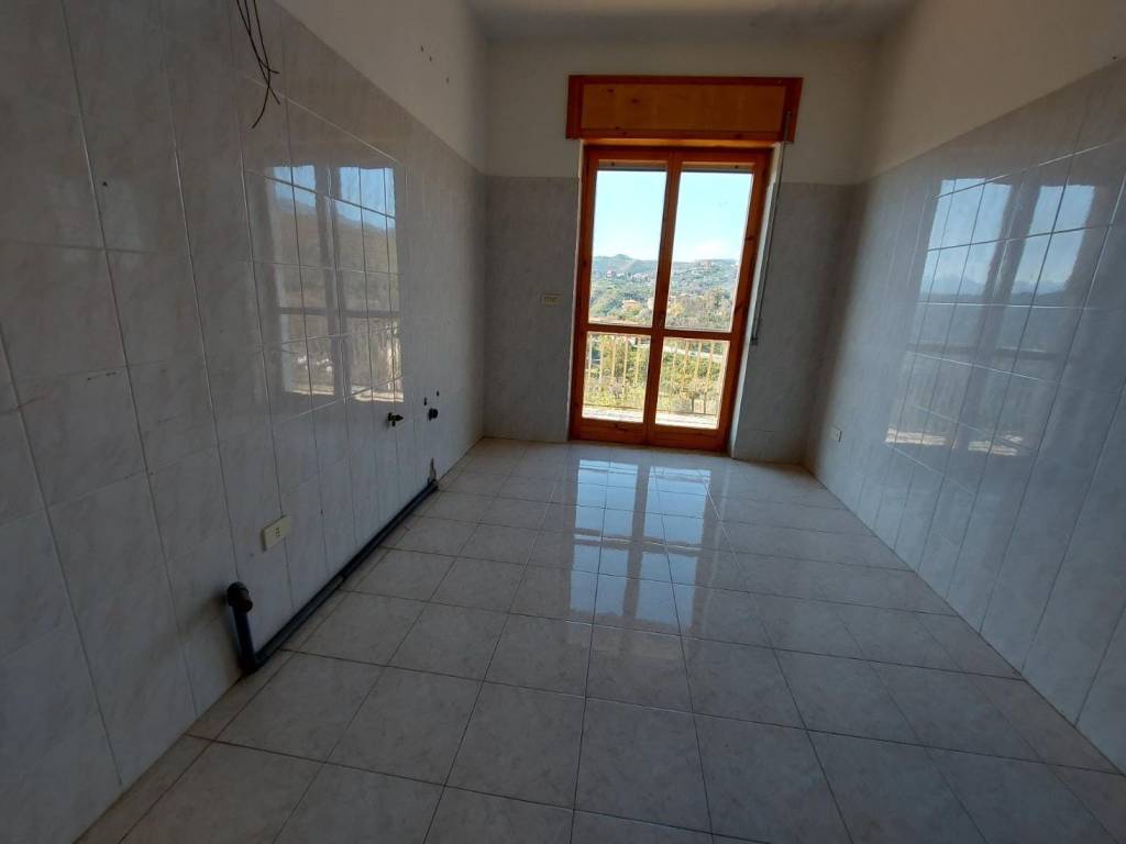 Appartamento a Salerno in Via Santa Maria del Campo s.n.c - Foto 2