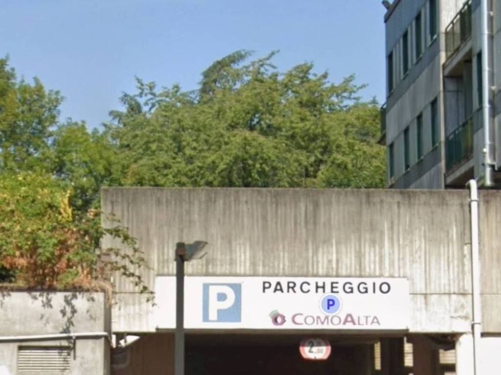 Box / garage a Como in Via Oltrecolle, 103 - Foto 2