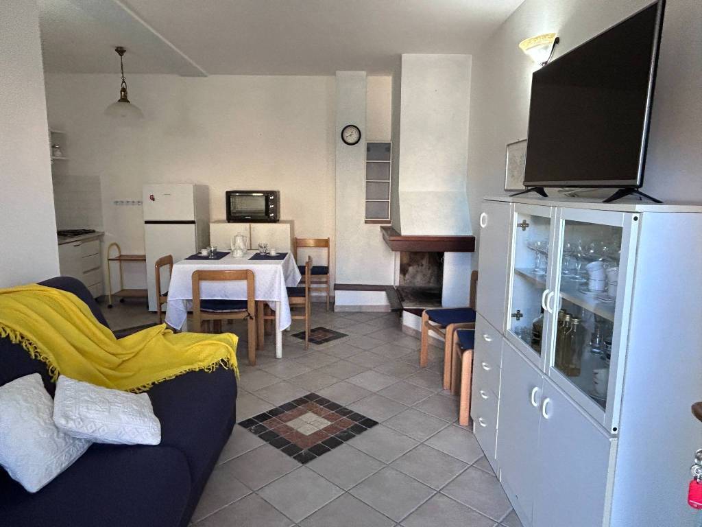 Appartamento a Loiri porto san paolo in Via Raffaello - Foto 2