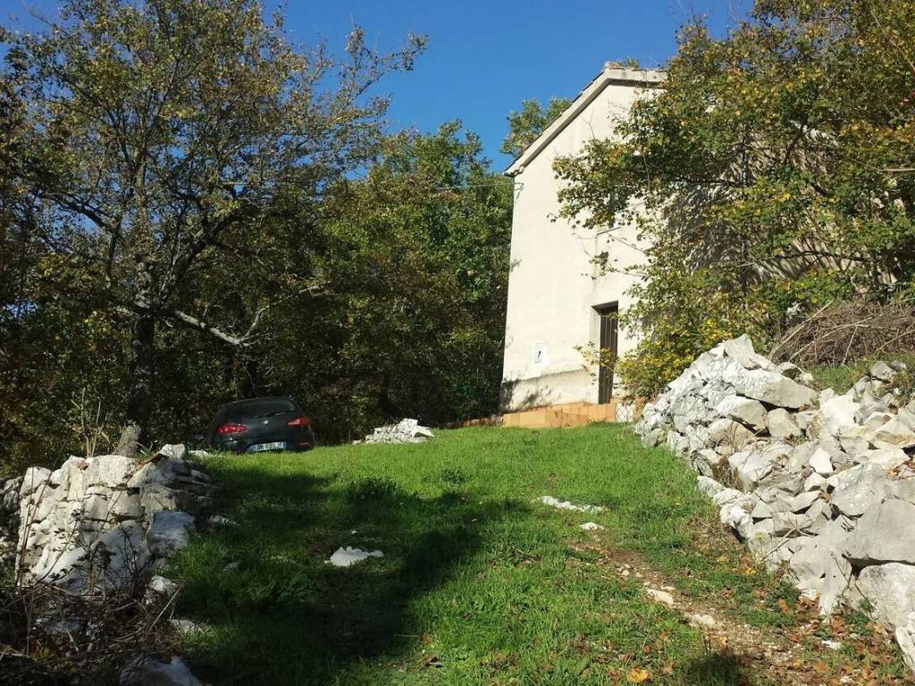 Villa a Pettoranello del molise in Via Colle San Leonardo S.N.C. - Foto 2