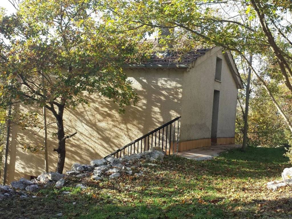 Villa a Pettoranello del molise in Via Colle San Leonardo S.N.C. - Foto 3
