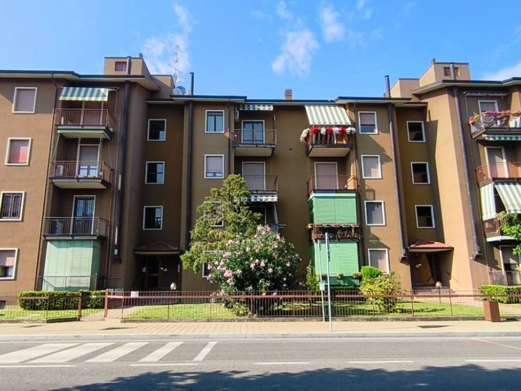 Appartamento a Merate in Viale Giuseppe Verdi, 121 - Foto 2