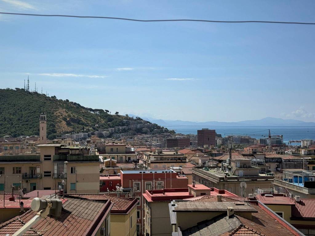 Appartamento a Salerno in Via Valerio Laspro, 23 - Foto 2