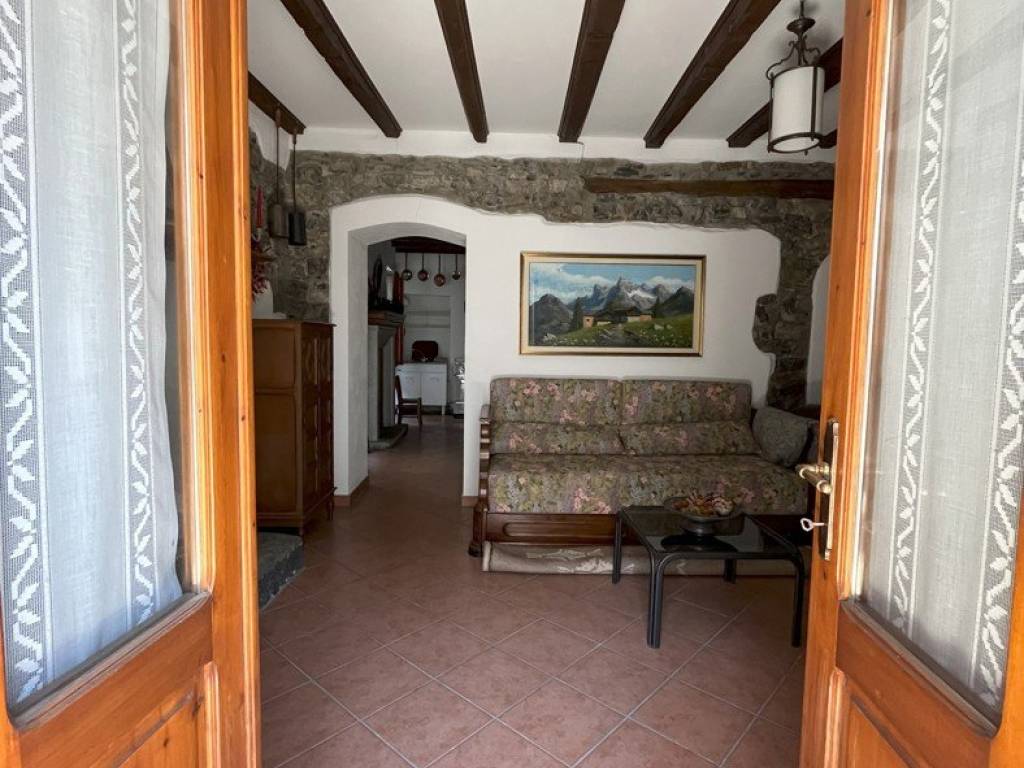 Casa indipendente a Alta valle intelvi in Via Cerasola, 1 - Foto 3