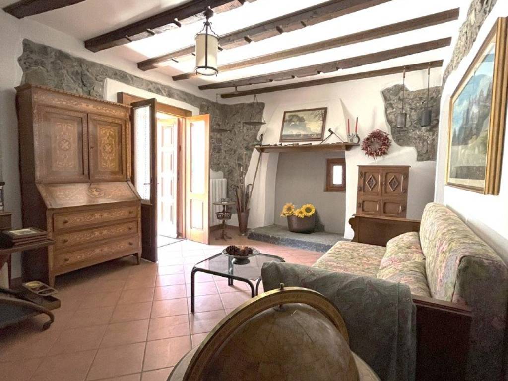 Casa indipendente a Alta valle intelvi in Via Cerasola, 1 - Foto 4