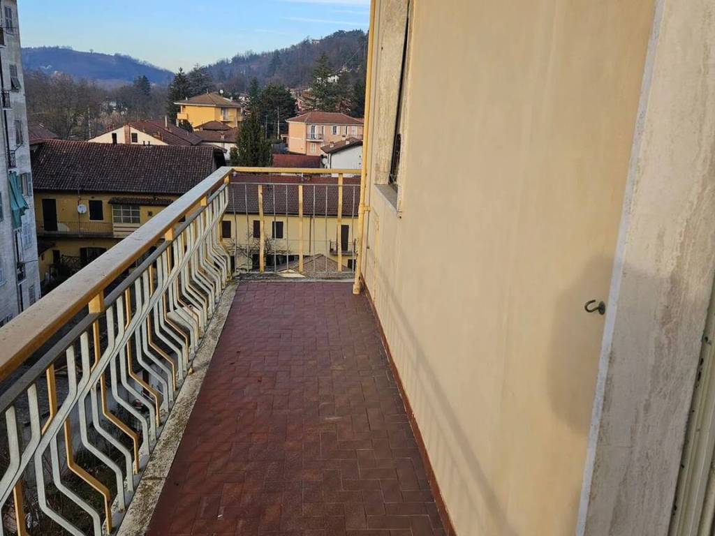 Appartamento a Acqui terme in Ugo Foscolo, 96 - Foto 2