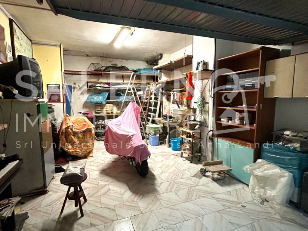 Box / garage a Salerno in Via Claudio Guerdile, 79 - Foto 3