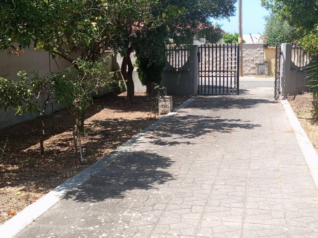 Villa a Aprilia in Via Amatore Sciesa - Foto 3