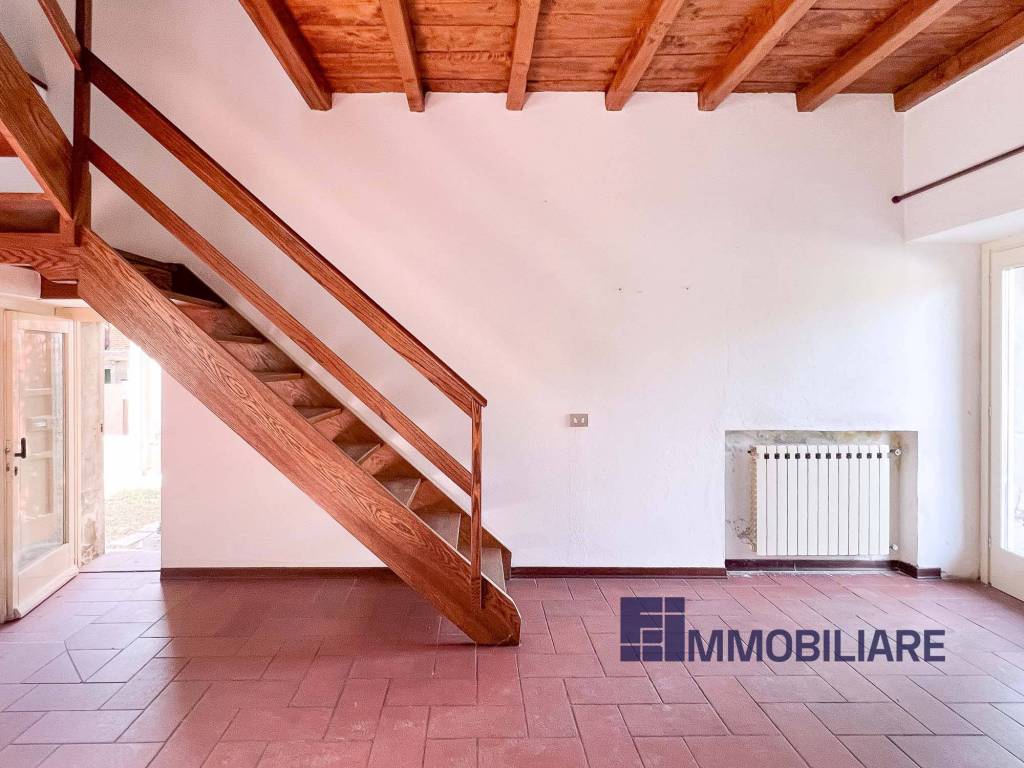 Casa indipendente a Angera in Via Bruschera - Foto 2