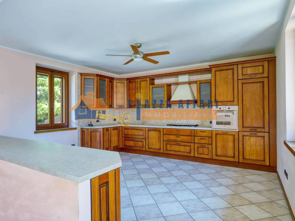 Villa a Carnago in Via Dante Alighieri - Foto 4