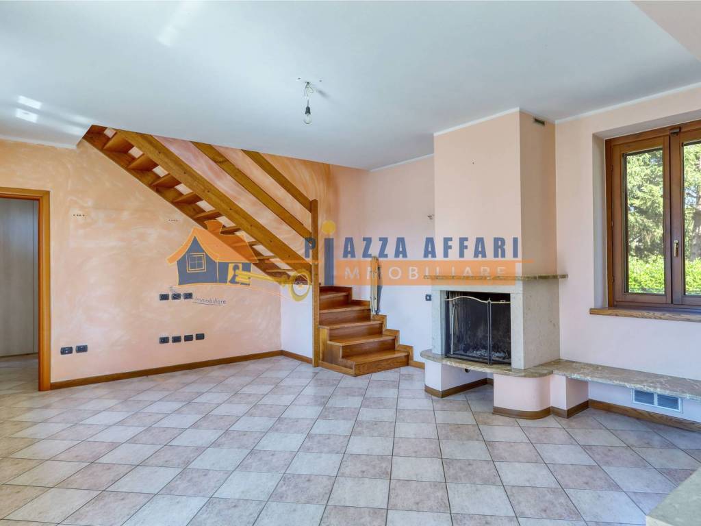 Villa a Carnago in Via Dante Alighieri - Foto 5