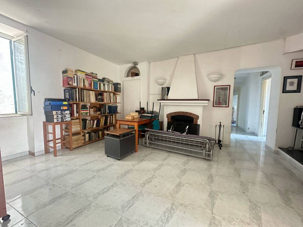 Appartamento a Napoli in Vico Lungo Pontecorvo - Foto 4