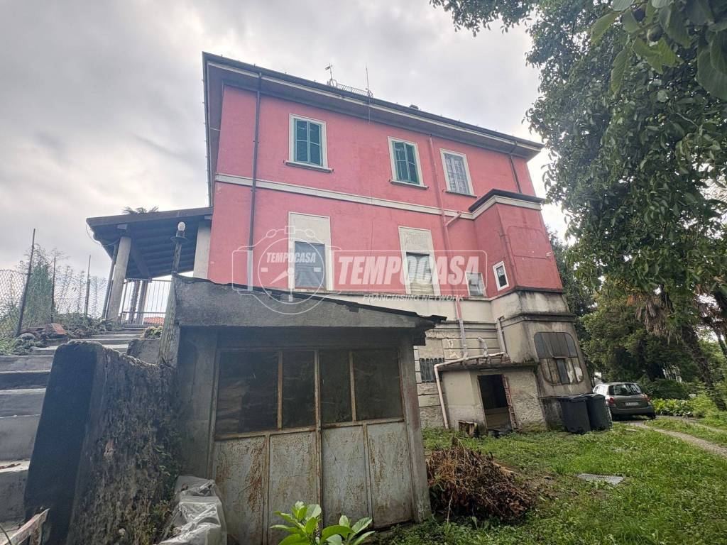 Villa a Cucciago in Via Raffaello 18 - Foto 5
