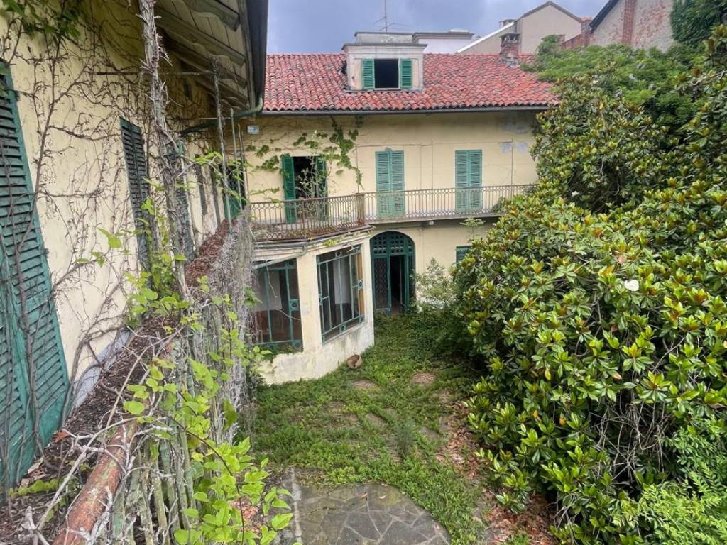 Palazzo / stabile a Biella in Via Santuario di Oropa, 102 - Foto 4
