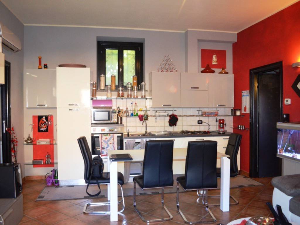 Appartamento a Varallo pombia in Via Privata Cesare Pavese - Foto 4
