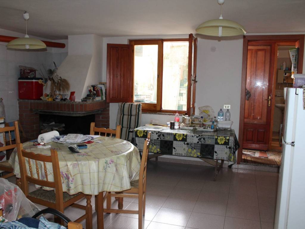 Casa indipendente a Decimoputzu in Via Sant'Isidoro - Foto 4