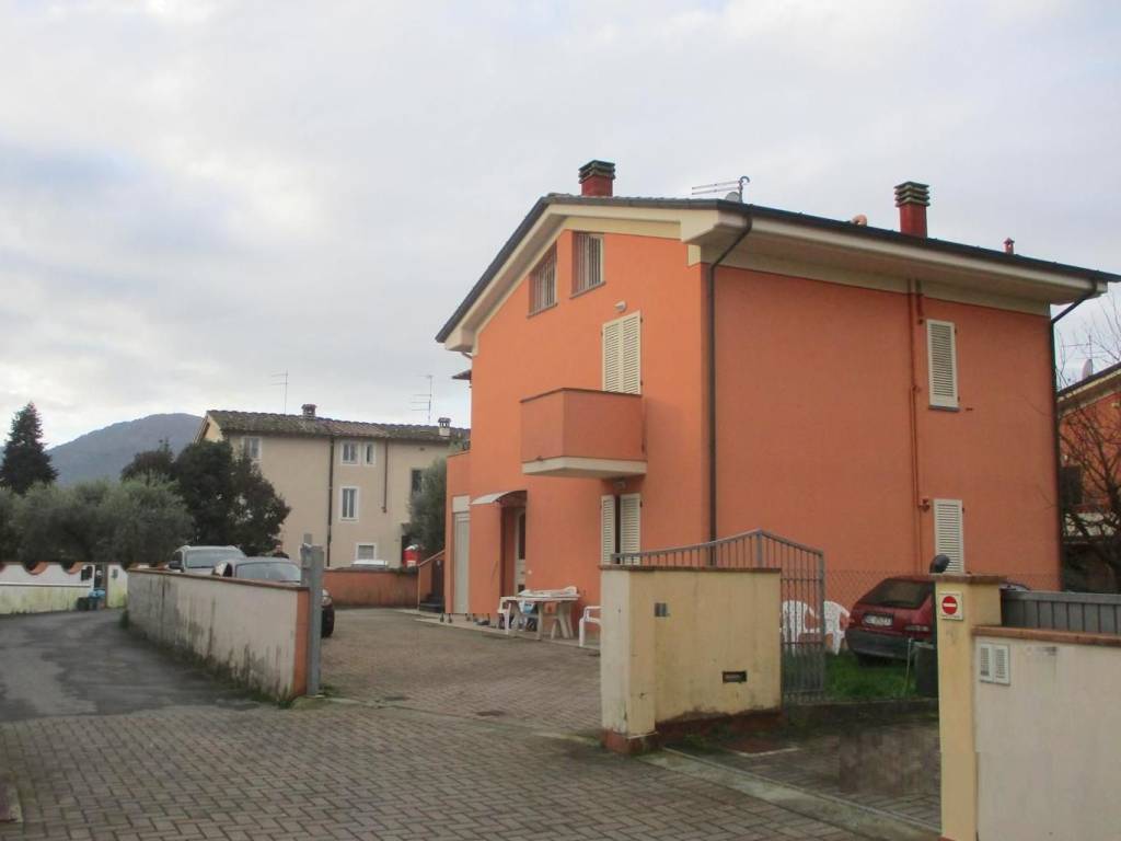 Appartamento a Lucca in Via La Viaccia 1, 10 - Foto 4