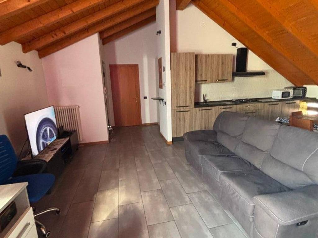 Attico / mansarda a Vedano olona in Via Giacomo Matteotti, 52 - Foto 5