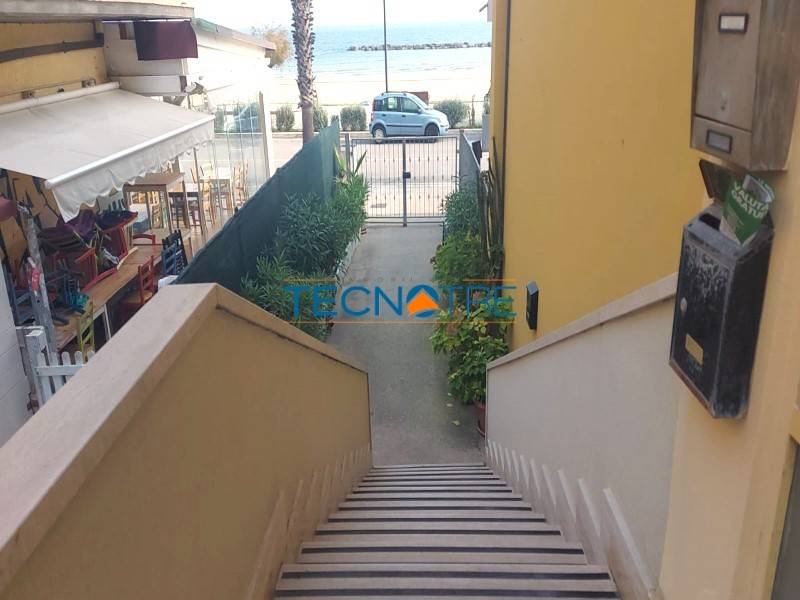 Appartamento a Martinsicuro in Lungomare Europa, 76 - Foto 2