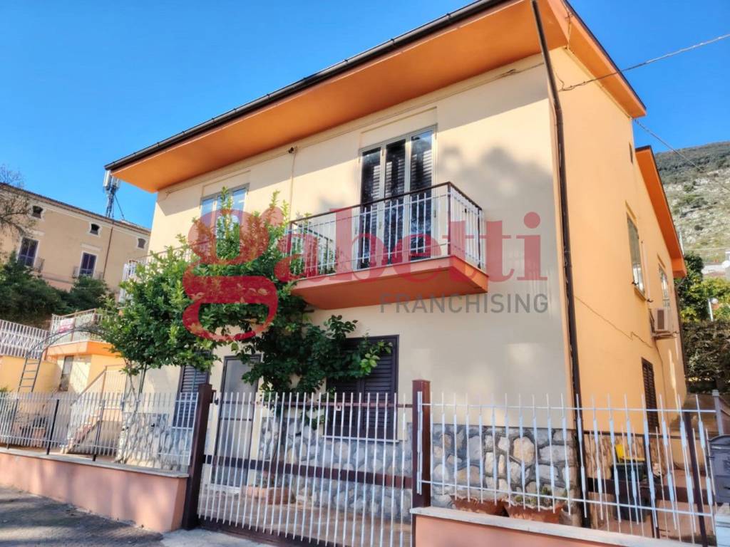 Casa indipendente a Venafro in Via Teodoro Mommsen, 18 - Foto 2