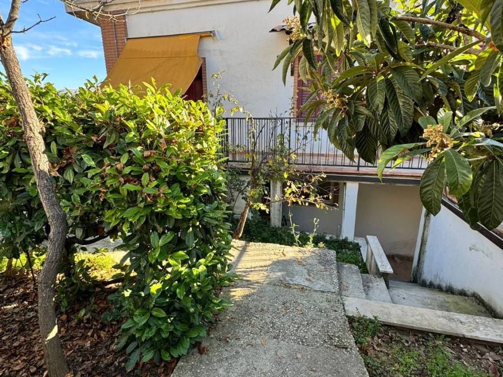 Casa indipendente a Avezzano in Via Lago di Scanno - Foto 3