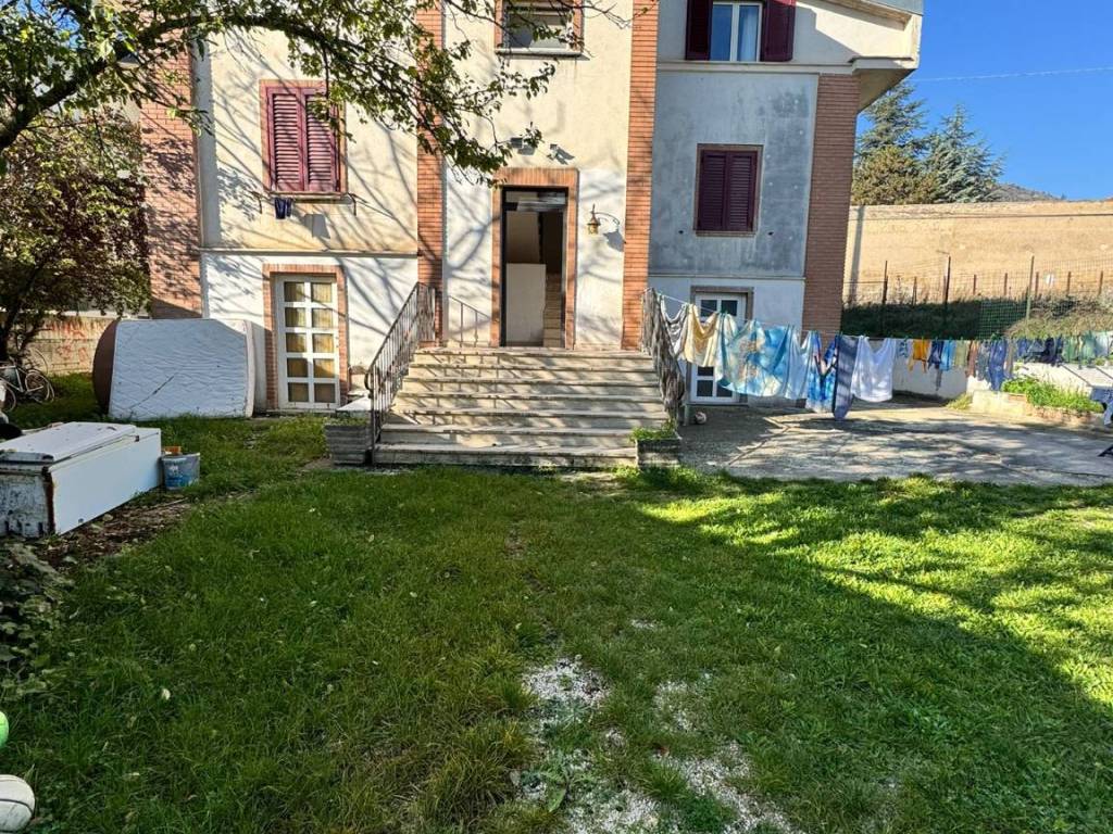 Casa indipendente a Avezzano in Via Lago di Scanno - Foto 4