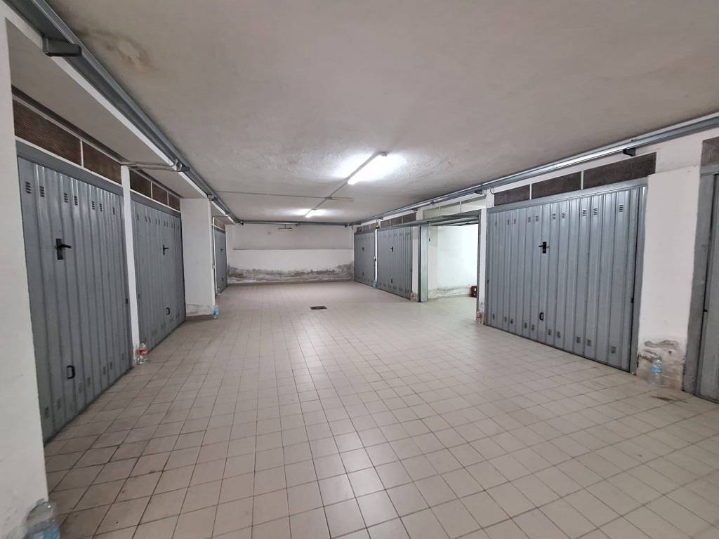 Box / garage a Benevento in Via Giuseppe Castellano - Foto 2