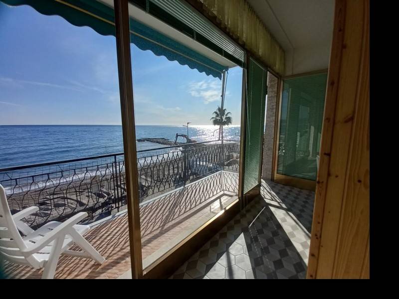 Appartamento a Ceriale in Lungomare Armando Diaz, 126 - Foto 2