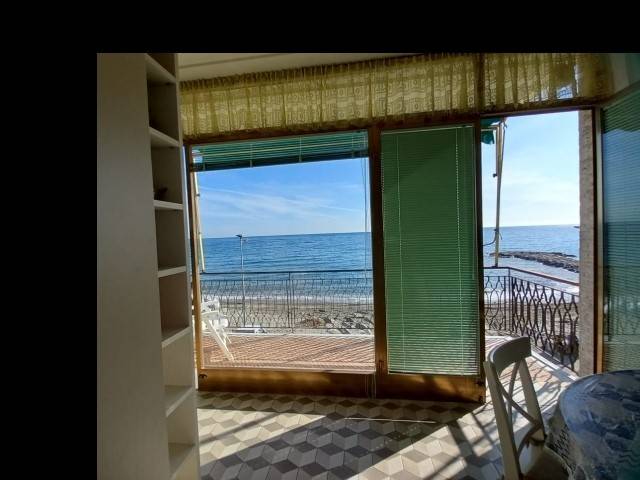 Appartamento a Ceriale in Lungomare Armando Diaz, 126 - Foto 3