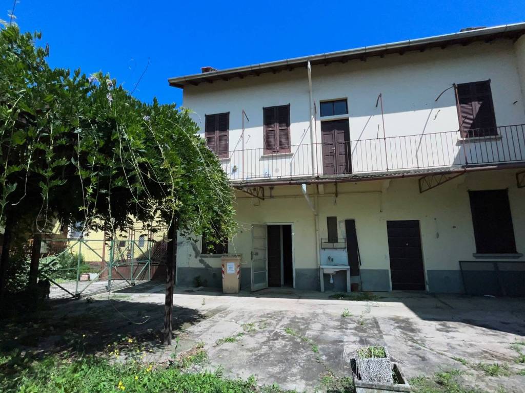 Villa a Cassolnovo in Via Carlo Alberto - Foto 1