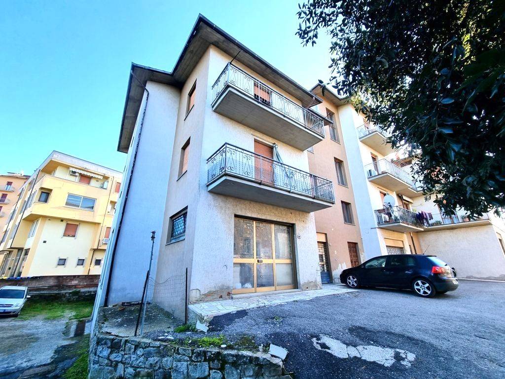 Appartamento a Cortona in Via Alessandro Manzoni - Foto 2