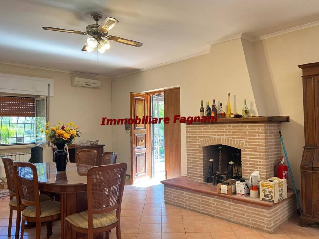 Villa a Cisterna di latina in Via Cisterna Campoleone - Foto 4