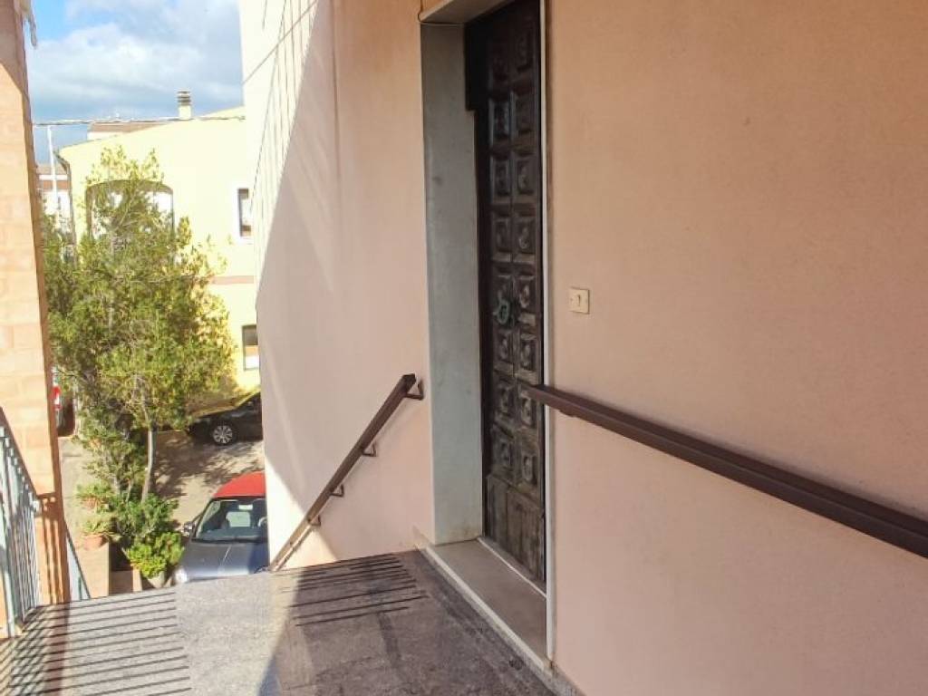 Appartamento a Arzachena in Via Michelangelo Buonarroti - Foto 2