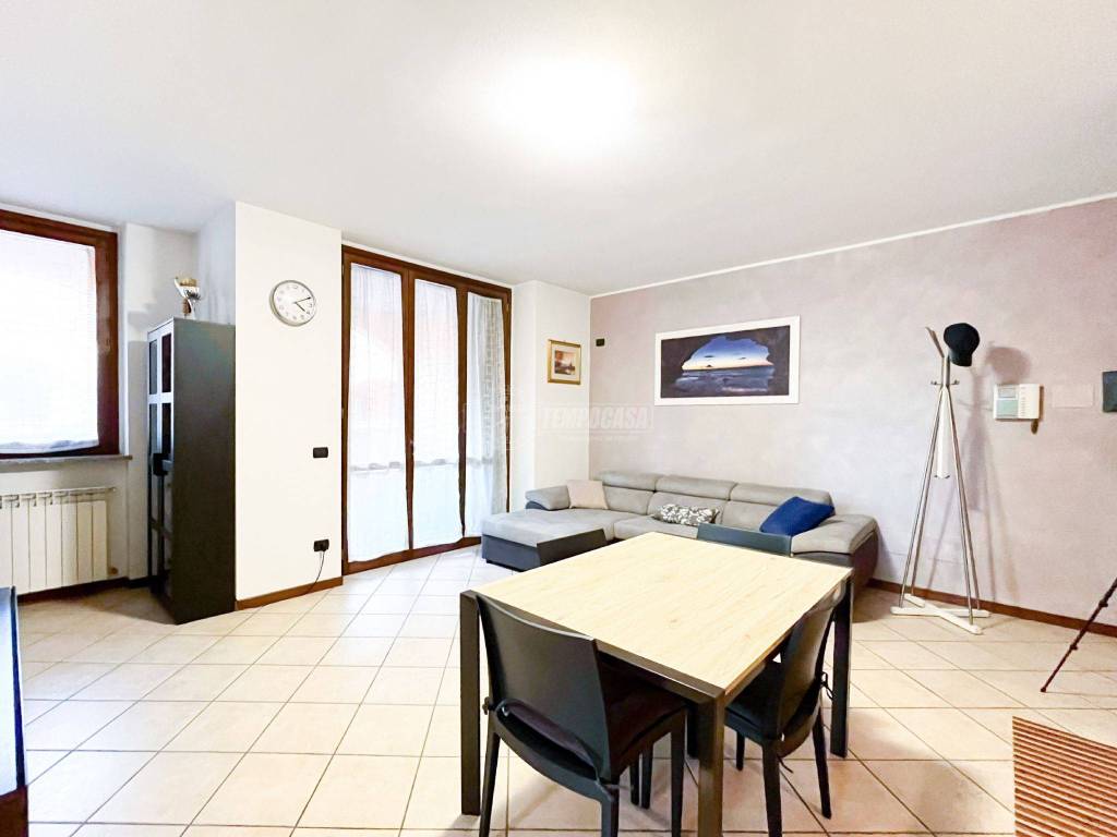 Appartamento a Comazzo in Via Cav. Domenico Mangiagalli 9 - Foto 3