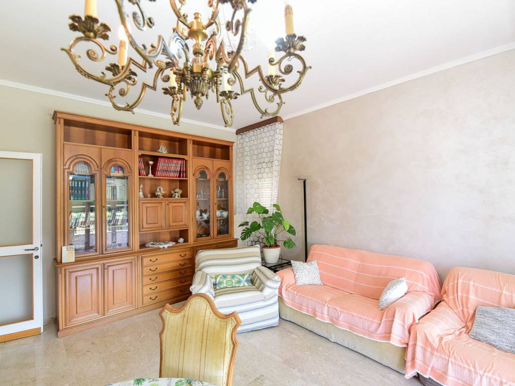 Appartamento a Como in Via Valorsa Cipriano - Foto 4
