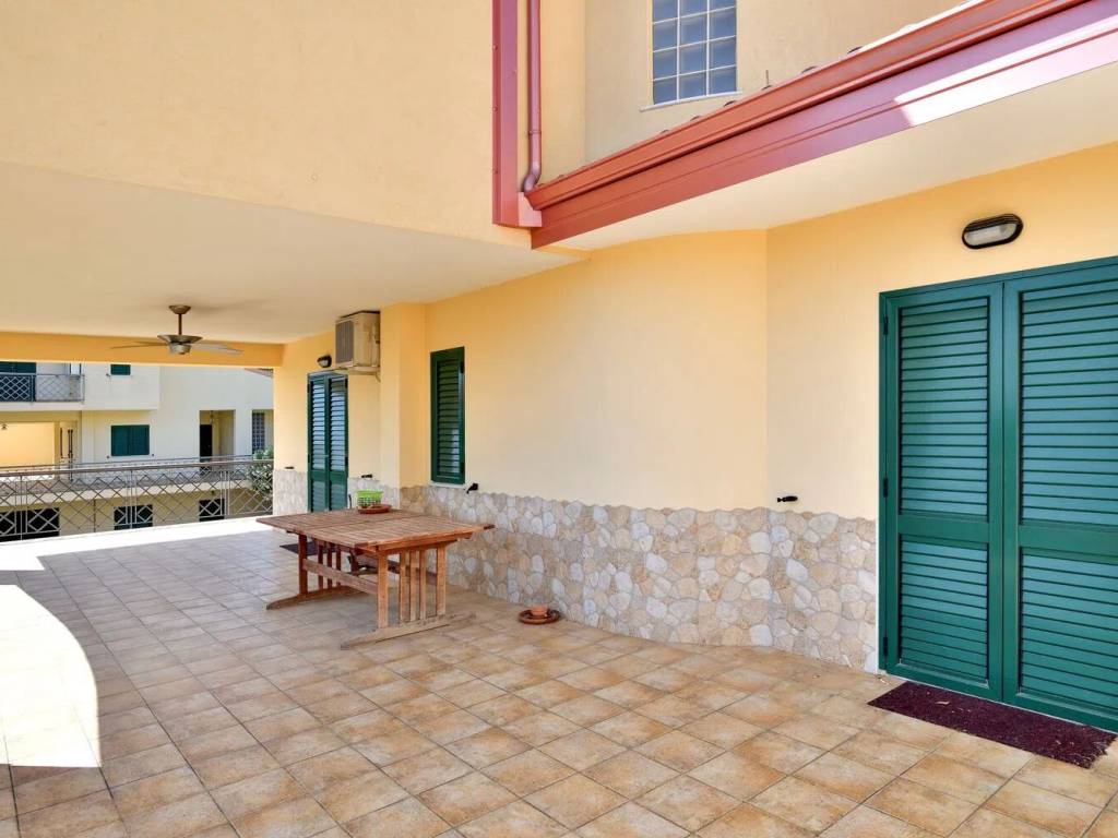Villa a Montepaone in Via Gioacchino Murat, 20 - Foto 4